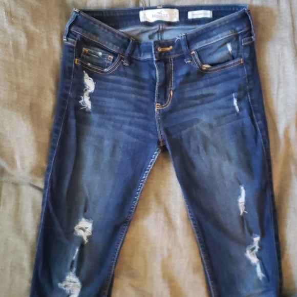 🌸2 for $40🌸 Ripped Hollister jeans - Picture 2 of 4